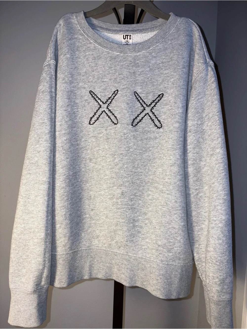 KAWS x Sesame Street x Uniqlo Grey Crewneck Sweatshirt Youth 150 Women’s US XS/S - Picture 3 of 12